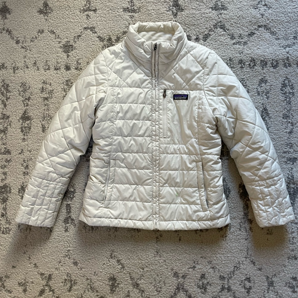 Patagonia white puffer jacket. Size M (fits 8-10 years old girls)